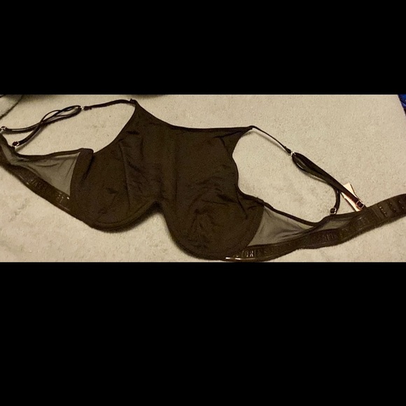 Nwt Victoria secret hi neck bra 34A - Picture 2 of 2